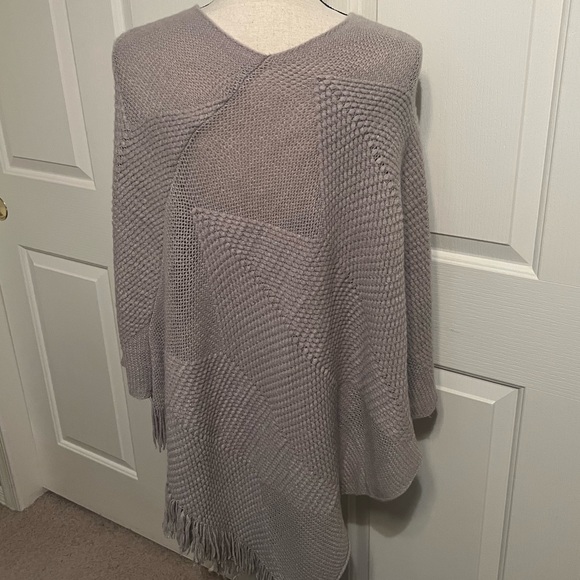 Pearl Sweater Poncho - Picture 6 of 7